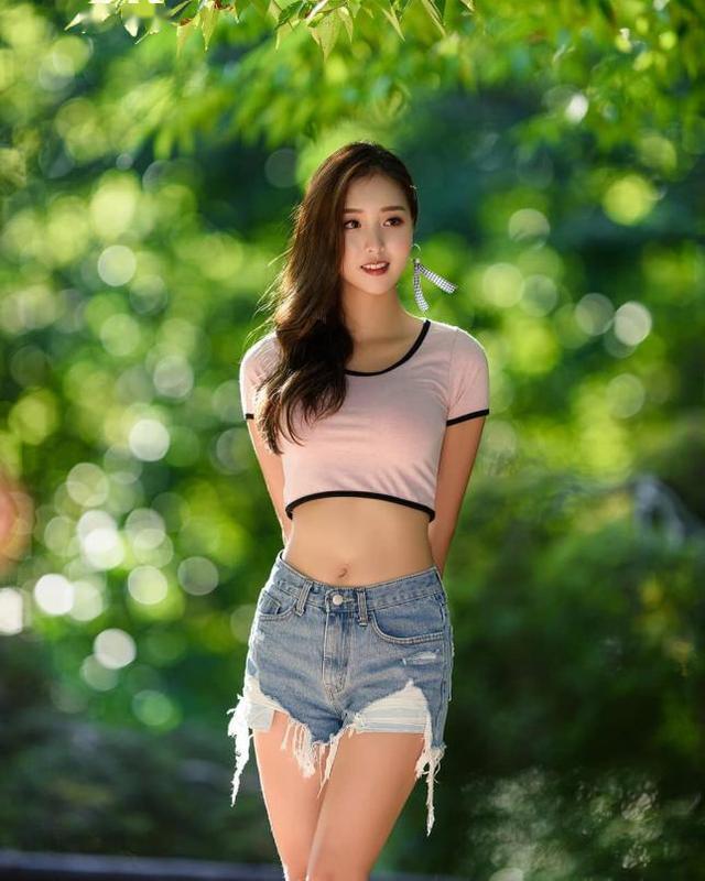 床上的粉色日记未压缩版